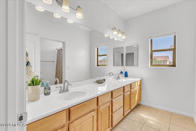 15997 W Short Cotton Place, Marana, AZ 85653