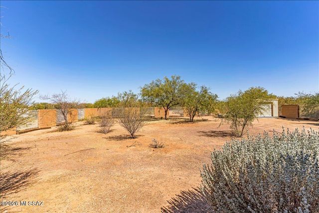 15997 W Short Cotton Place, Marana, AZ 85653