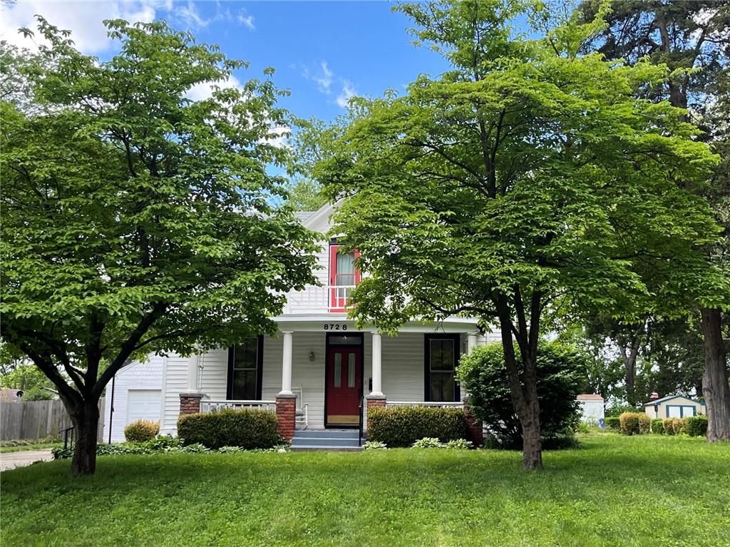 8728 Grandview Street, Overland Park, KS 66212