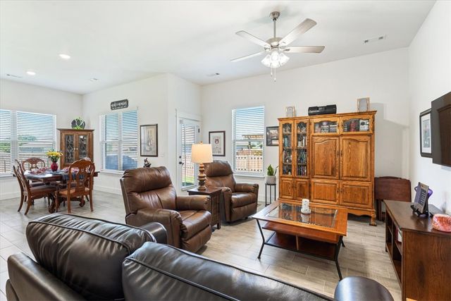 905 Green Heron Lane, Siloam Springs, AR 72761