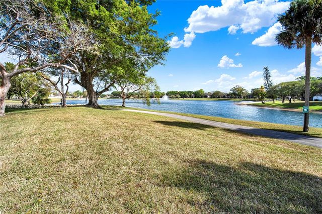 15560 SW 106th Ln 1313, Miami, FL 33196