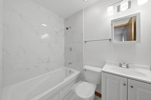 7918 S Greenwood Avenue, Chicago, IL 60619