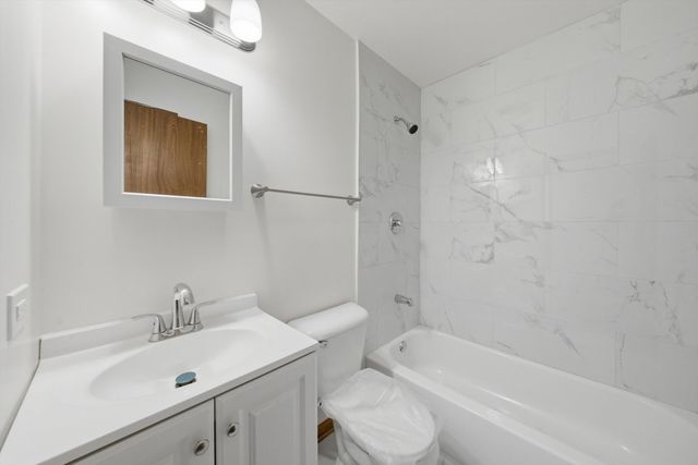 7918 S Greenwood Avenue, Chicago, IL 60619