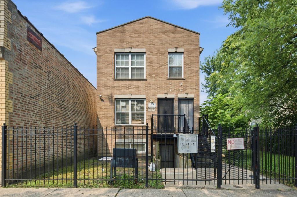7918 S Greenwood Avenue, Chicago, IL 60619