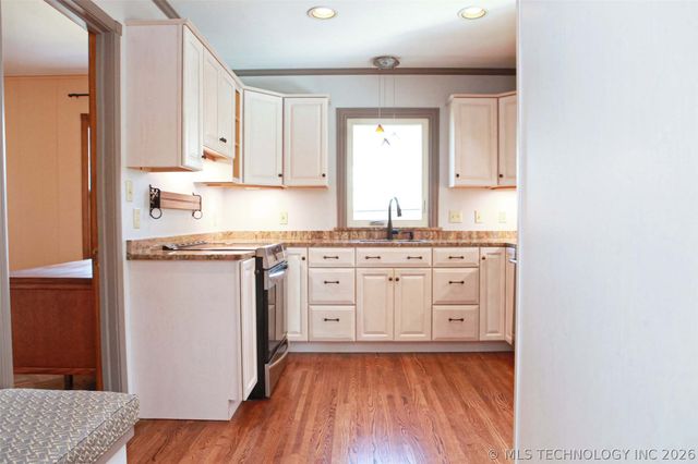 2325 S Columbia Place, Tulsa, OK 74114