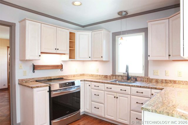 2325 S Columbia Place, Tulsa, OK 74114