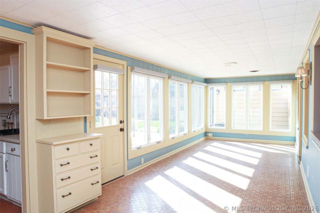 2325 S Columbia Place, Tulsa, OK 74114