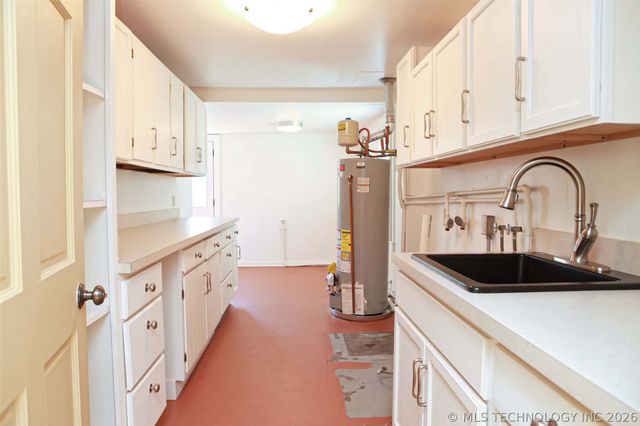 2325 S Columbia Place, Tulsa, OK 74114