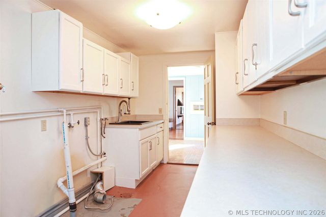 2325 S Columbia Place, Tulsa, OK 74114