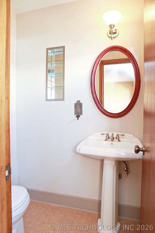 2325 S Columbia Place, Tulsa, OK 74114