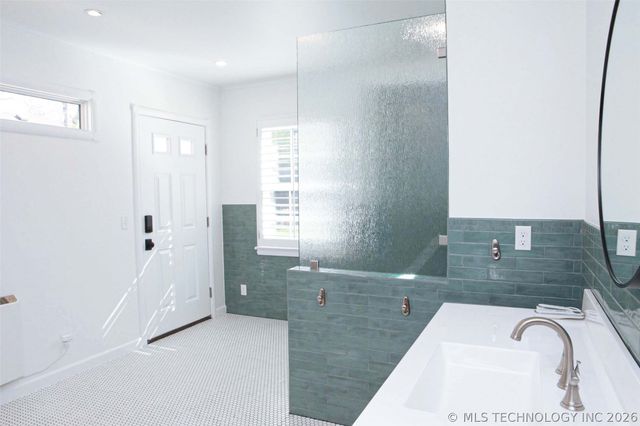 2325 S Columbia Place, Tulsa, OK 74114