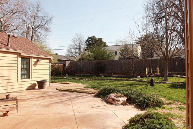 2325 S Columbia Place, Tulsa, OK 74114