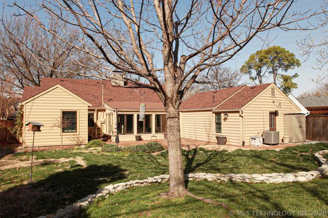 2325 S Columbia Place, Tulsa, OK 74114