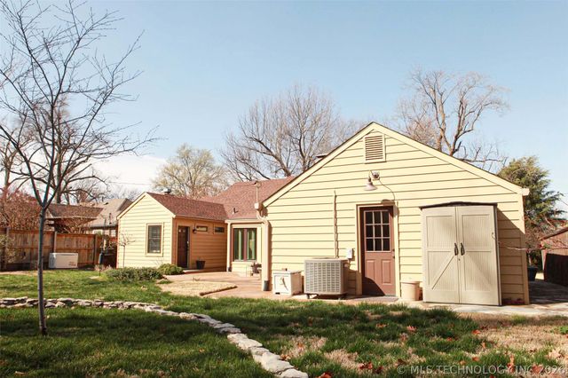 2325 S Columbia Place, Tulsa, OK 74114