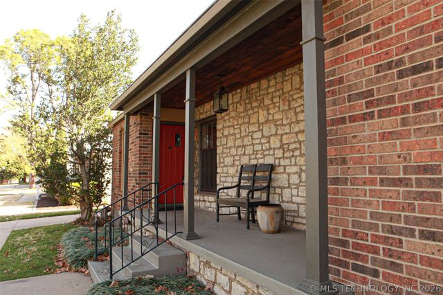 2325 S Columbia Place, Tulsa, OK 74114