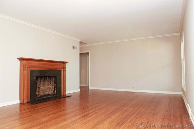 2325 S Columbia Place, Tulsa, OK 74114