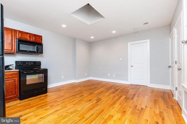 1701 W JEFFERSON ST, Philadelphia, PA 19121