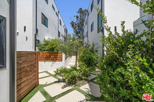 839 N Mccadden Pl BB, Los Angeles, CA 90038