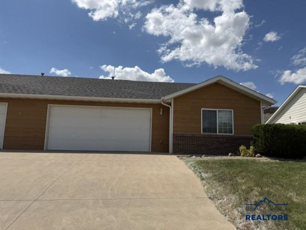 2627 SMITH AVE, Rapid City, SD 57701