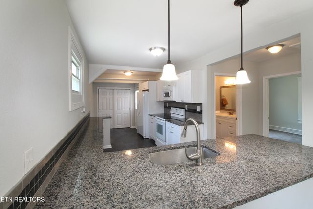 1361 Dalton St, Alcoa, TN 37701
