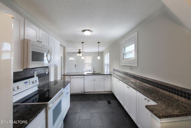 1361 Dalton St, Alcoa, TN 37701