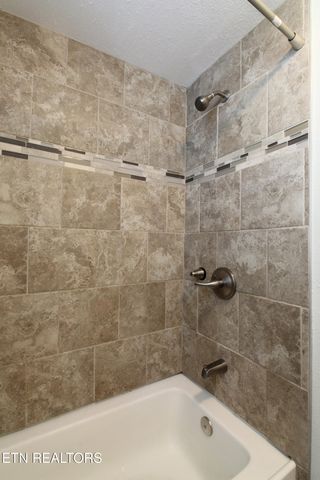 1361 Dalton St, Alcoa, TN 37701