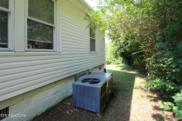 1361 Dalton St, Alcoa, TN 37701