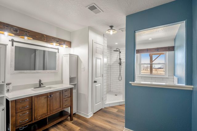 10009 County Road 168, Alvin, TX 77511