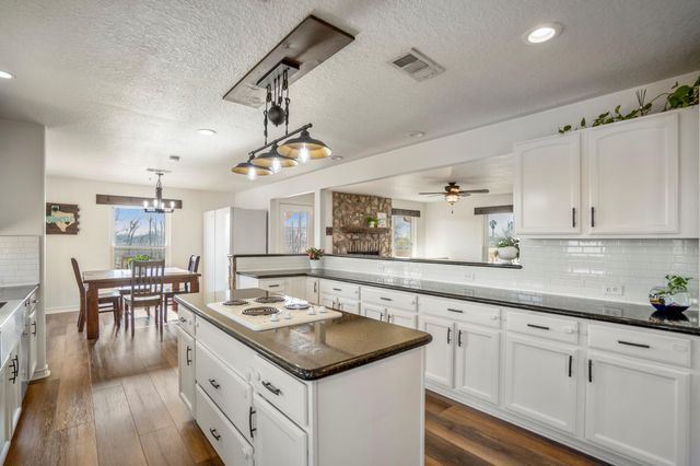 10009 County Road 168, Alvin, TX 77511