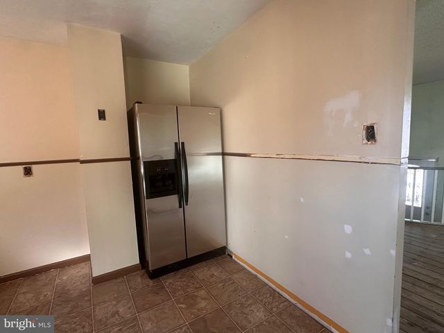 1051 BRADFORD DR, Williamstown, NJ 08094