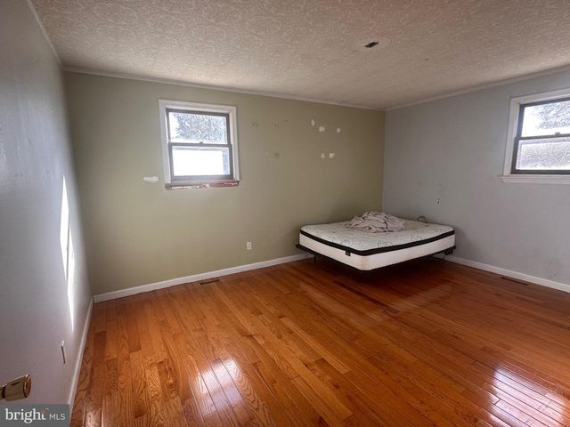 1051 BRADFORD DR, Williamstown, NJ 08094