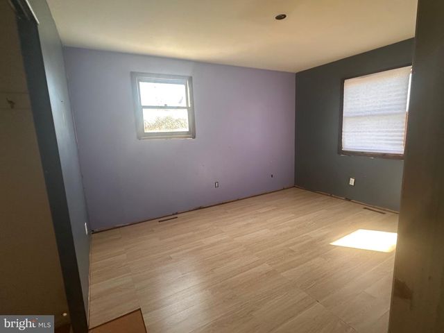 1051 BRADFORD DR, Williamstown, NJ 08094