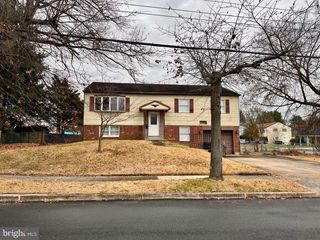 1051 BRADFORD DR, Williamstown, NJ 08094