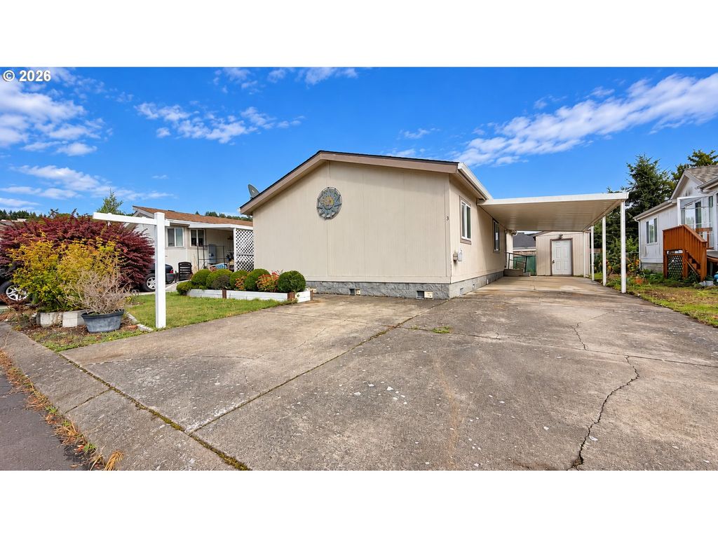 Image 1 of property listing at 221 Nw BLAIR St 3, Sheridan, OR 97378
