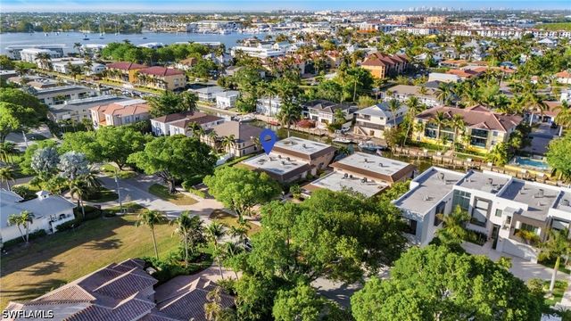 1521 Chesapeake AVE B2, Naples, FL 34102