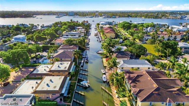 1521 Chesapeake AVE B2, Naples, FL 34102