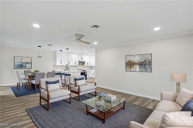 1521 Chesapeake AVE B2, Naples, FL 34102
