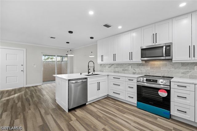 1521 Chesapeake AVE B2, Naples, FL 34102