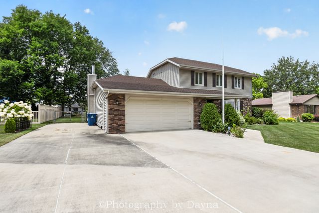 379 Fox Trail Drive, Bourbonnais, IL 60914