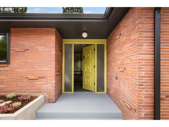 7300 Ne SACRAMENTO St, Portland, OR 97213