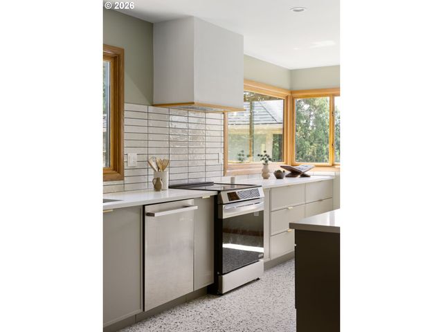 7300 Ne SACRAMENTO St, Portland, OR 97213
