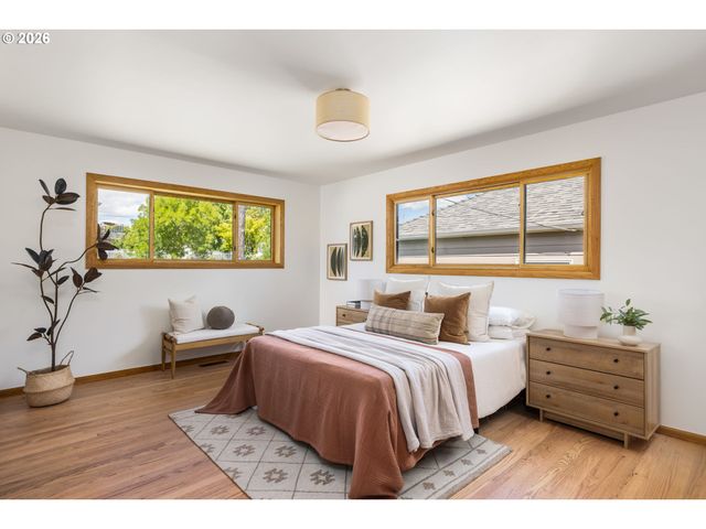 7300 Ne SACRAMENTO St, Portland, OR 97213