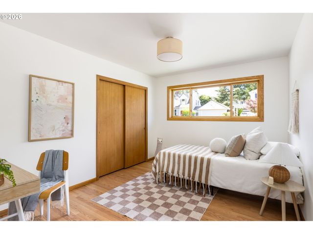 7300 Ne SACRAMENTO St, Portland, OR 97213