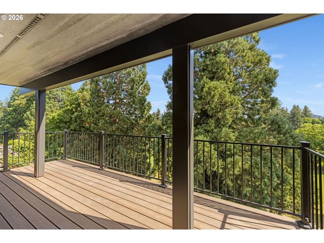 7300 Ne SACRAMENTO St, Portland, OR 97213