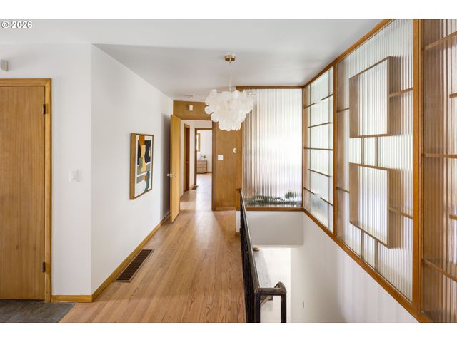 7300 Ne SACRAMENTO St, Portland, OR 97213