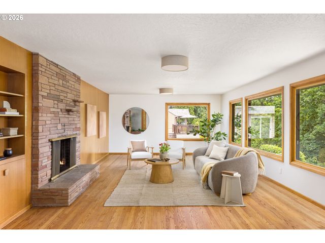 7300 Ne SACRAMENTO St, Portland, OR 97213