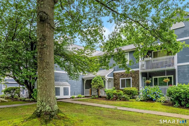 215 Windgate Circle E, Monroe, CT 06468