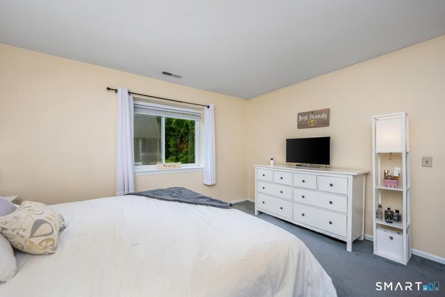 215 Windgate Circle E, Monroe, CT 06468
