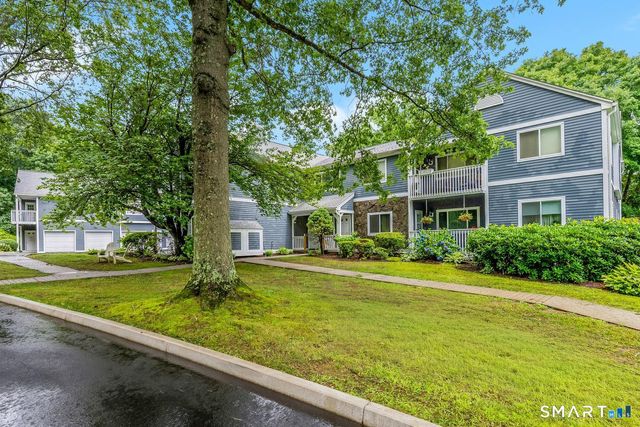 215 Windgate Circle E, Monroe, CT 06468