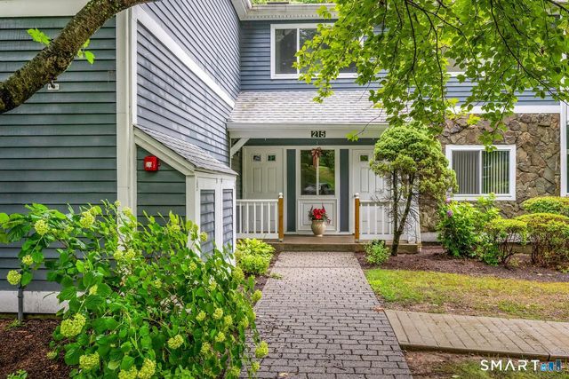 215 Windgate Circle E, Monroe, CT 06468